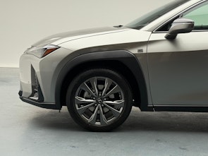 Vehicle image LEXUS UX 250h F-Line