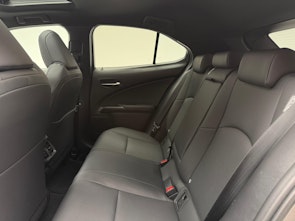 Vehicle image LEXUS UX 250h F-Line