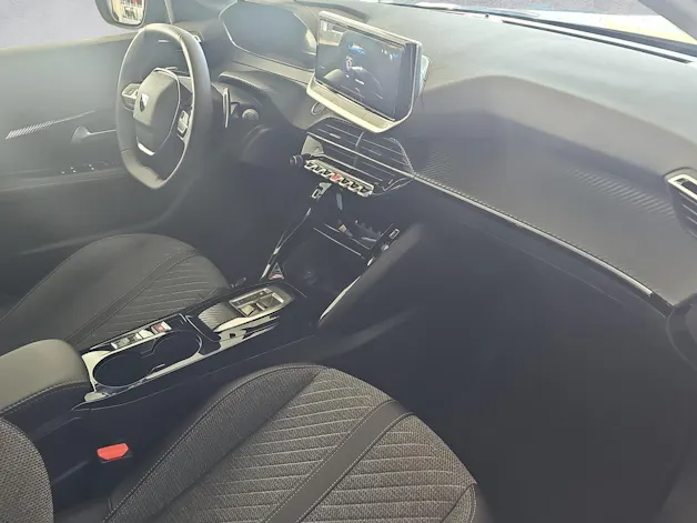 Peugeot 208 1.2 MHEV 110 Allure Premium - Bärn Edition