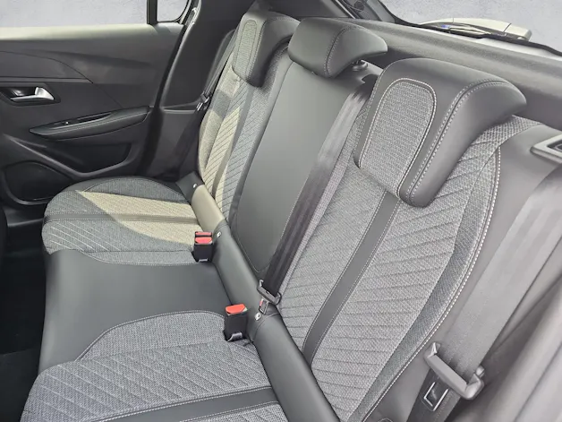 Peugeot 208 1.2 MHEV 110 Allure Premium - Bärn Edition