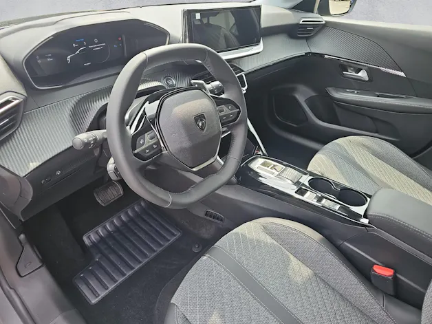 Peugeot 208 1.2 MHEV 110 Allure Premium - Bärn Edition