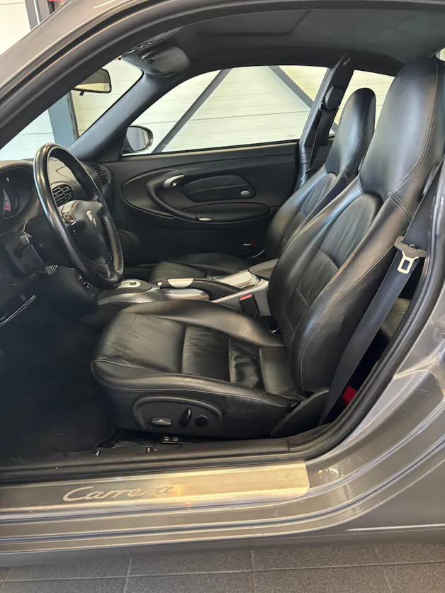 Porsche 911 Carrera 4