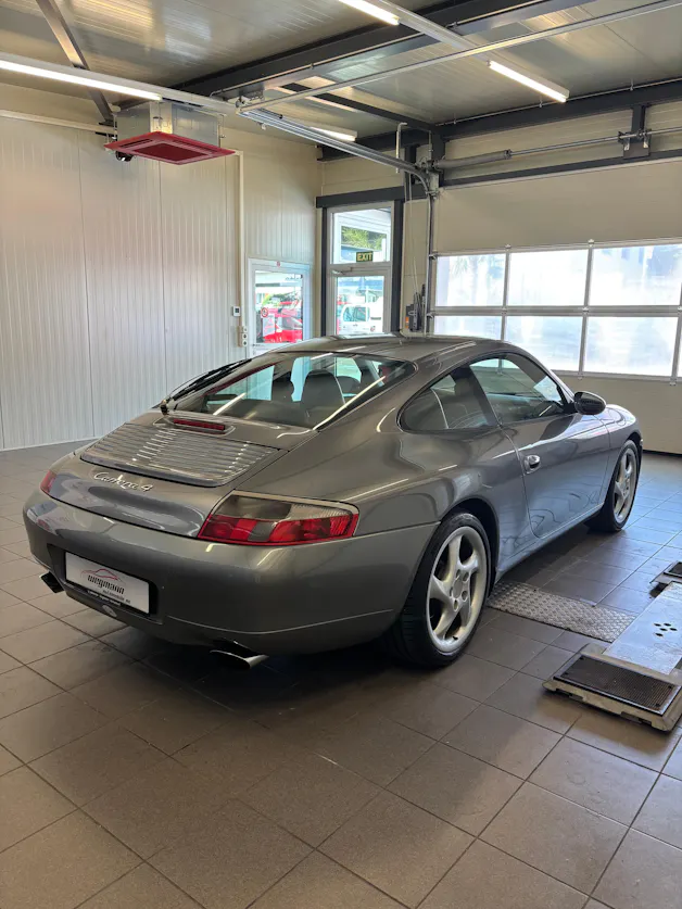 Porsche 911 Carrera 4