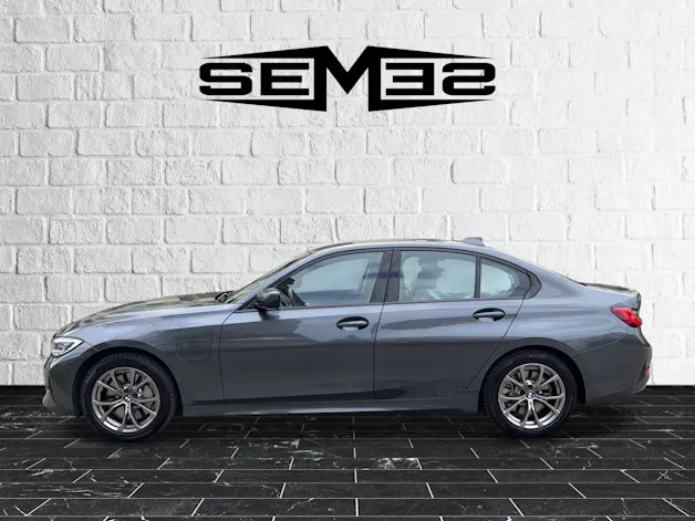 BMW 330e xDrive Sport Line Steptronic