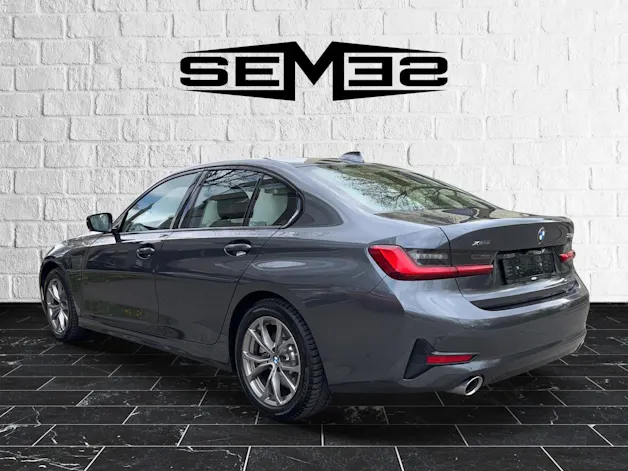 BMW 330e xDrive Sport Line Steptronic