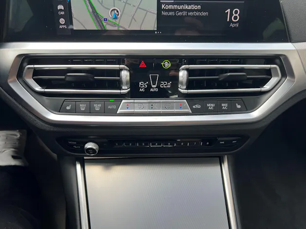 BMW 330e xDrive Sport Line Steptronic