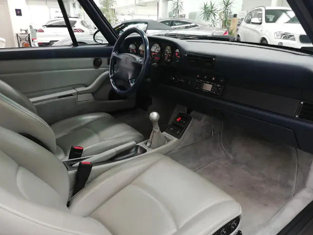 Porsche 911 Carrera 4