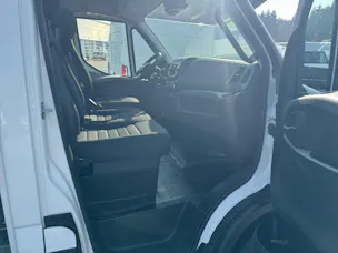 Iveco Daily Brücke m.Verdeck+Hebebühne