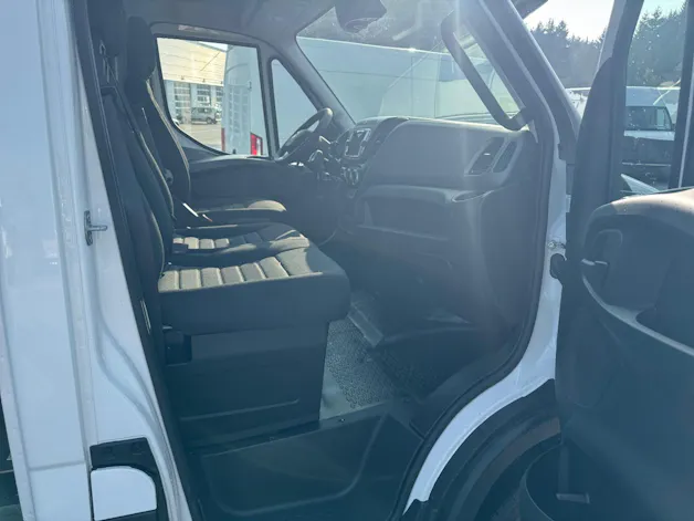 Iveco Daily Brücke m.Verdeck+Hebebühne
