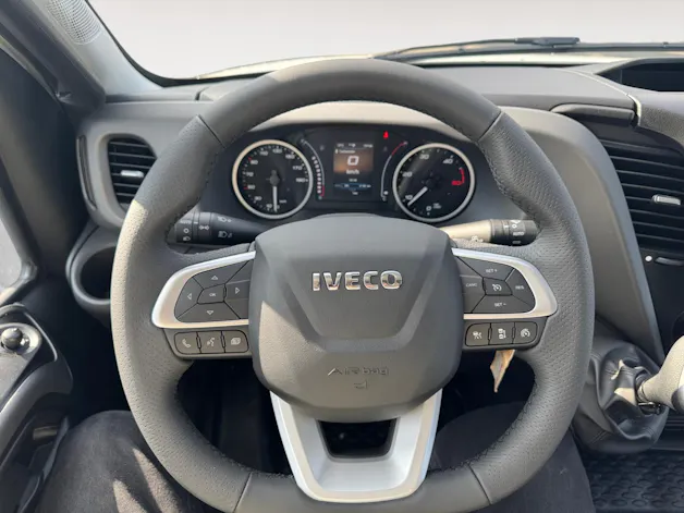 Iveco Daily Brücke m.Verdeck+Hebebühne