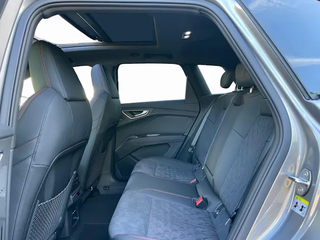 Audi Q4 e-tron 45 Edition Swiss Ski quattro