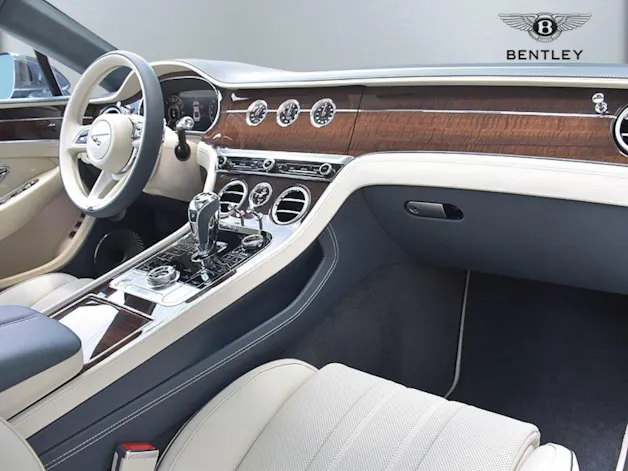 Bentley Continental GT V8 4.0 PHEV 680 PS