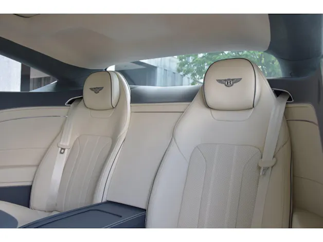 Bentley Continental GT V8 4.0 PHEV 680 PS