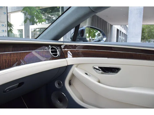 Bentley Continental GT V8 4.0 PHEV 680 PS