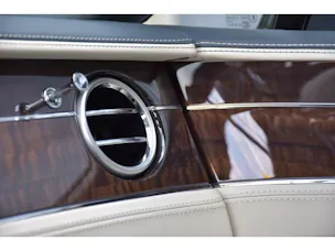 Bentley Continental GT V8 4.0 PHEV 680 PS