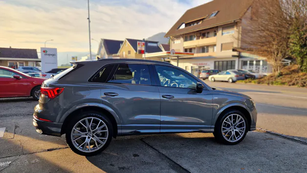 Audi Q3 45 TFSI e S line S-tronic