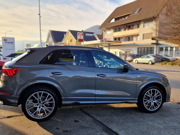 Audi Q3 45 TFSI e S line S-tronic