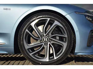 Bentley Continental GTC 4.0 V8 PHEV Speed 782 PS