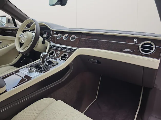 Bentley Continental GT 4.0 V8 PHEV Speed 782 PS/ 1.9 % Leasing möglich