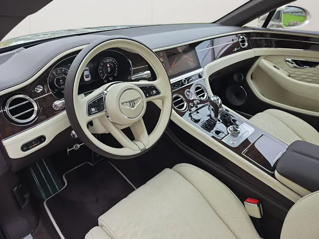Bentley Continental GT 4.0 V8 PHEV Speed 782 PS/ 1.9 % Leasing möglich