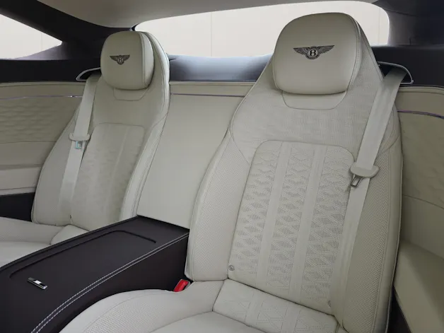 Bentley Continental GT 4.0 V8 PHEV Speed 782 PS/ 1.9 % Leasing möglich