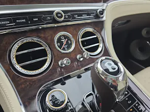 Bentley Continental GT 4.0 V8 PHEV Speed 782 PS/ 1.9 % Leasing möglich