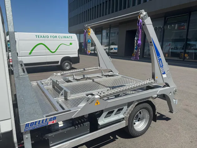 Iveco eDaily 50C14E mit Wechselladekipper WELAKI