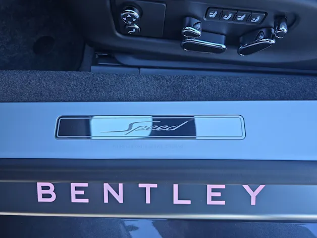 Bentley Continental GTC 4.0 V8 PHEV Speed 782 PS/ 1.9 % Leasing möglich