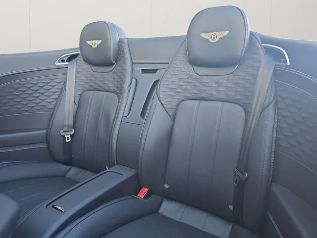 Bentley Continental GTC 4.0 V8 PHEV Speed 782 PS/ 1.9 % Leasing möglich