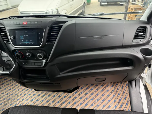 Iveco 35C18HA8V