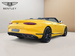 Bentley Continental GTC 4.0 V8 PHEV Black Edition 680 PS/ 1.9 % Leasing möglich
