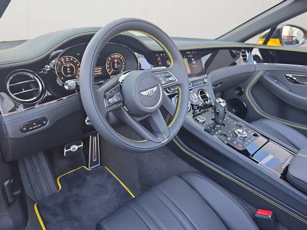 Bentley Continental GTC 4.0 V8 PHEV Black Edition 680 PS/ 1.9 % Leasing möglich