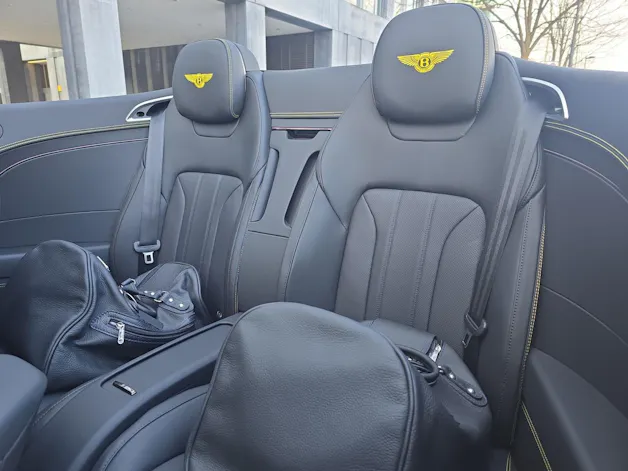 Bentley Continental GTC 4.0 V8 PHEV Black Edition 680 PS/ 1.9 % Leasing möglich