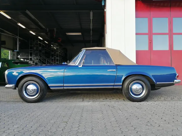 Mercedes-Benz 230 SL Pagode