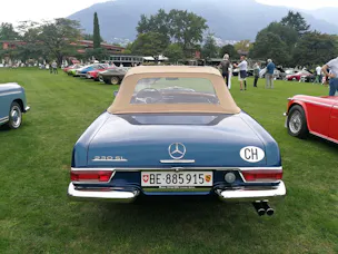 Mercedes-Benz 230 SL Pagode