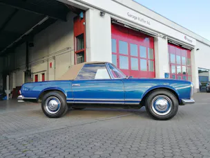 Mercedes-Benz 230 SL Pagode