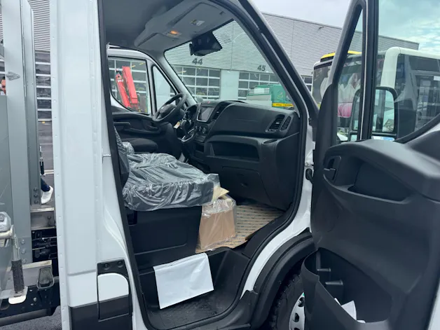 Iveco 35S16A8 mit Kipper Geser
