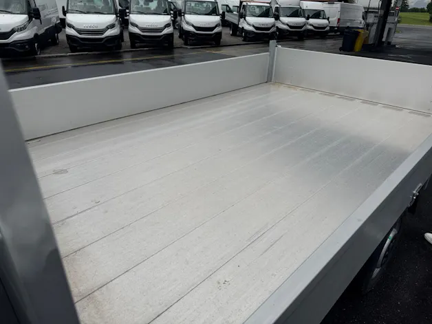 Iveco 35S16A8 mit Kipper Geser