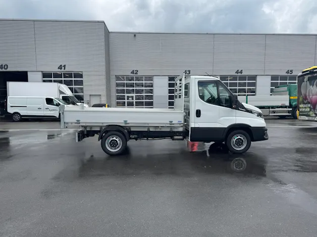 Iveco 35S16A8 mit Kipper Geser