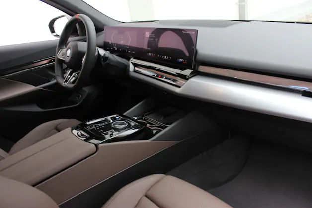 BMW i5 M60 Touring M Sport *0.9%-LEASINGAKTION*