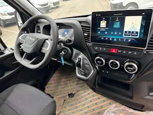 Iveco Kasten mit Hebebühne 35S16H3.0A8