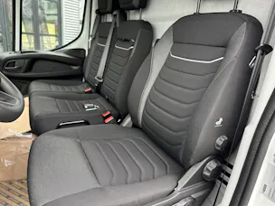 Iveco Kasten mit Hebebühne 35S16H3.0A8