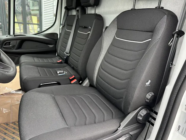 Iveco Kasten mit Hebebühne 35S16H3.0A8