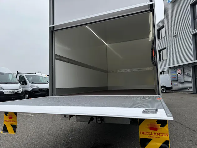 Iveco Kasten mit Hebebühne 35S16H3.0A8