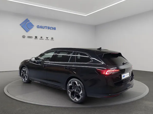 Škoda Superb Combi 2.0 TSI Sportline 4x4 DSG
