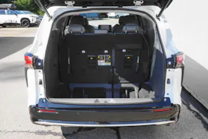 Toyota Sienna Hybrid Limited FWD