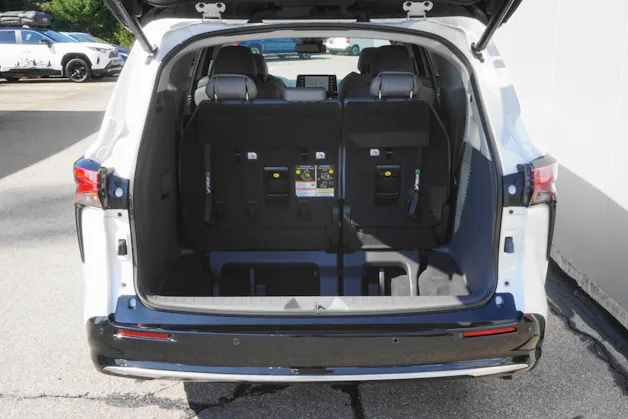 Toyota Sienna Hybrid Limited FWD