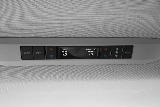 Toyota Sienna Hybrid Limited FWD