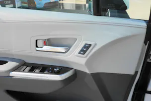 Toyota Sienna Hybrid Limited FWD