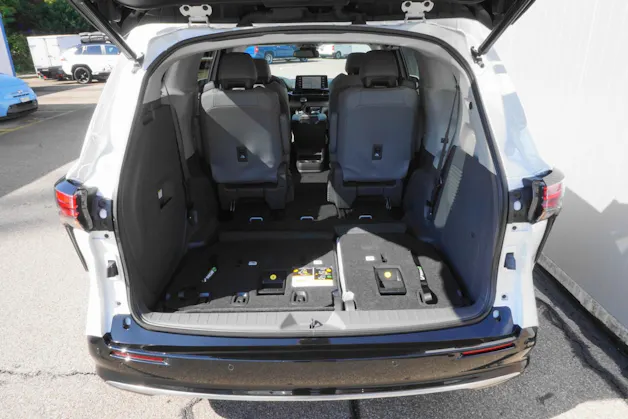 Toyota Sienna Hybrid Limited FWD